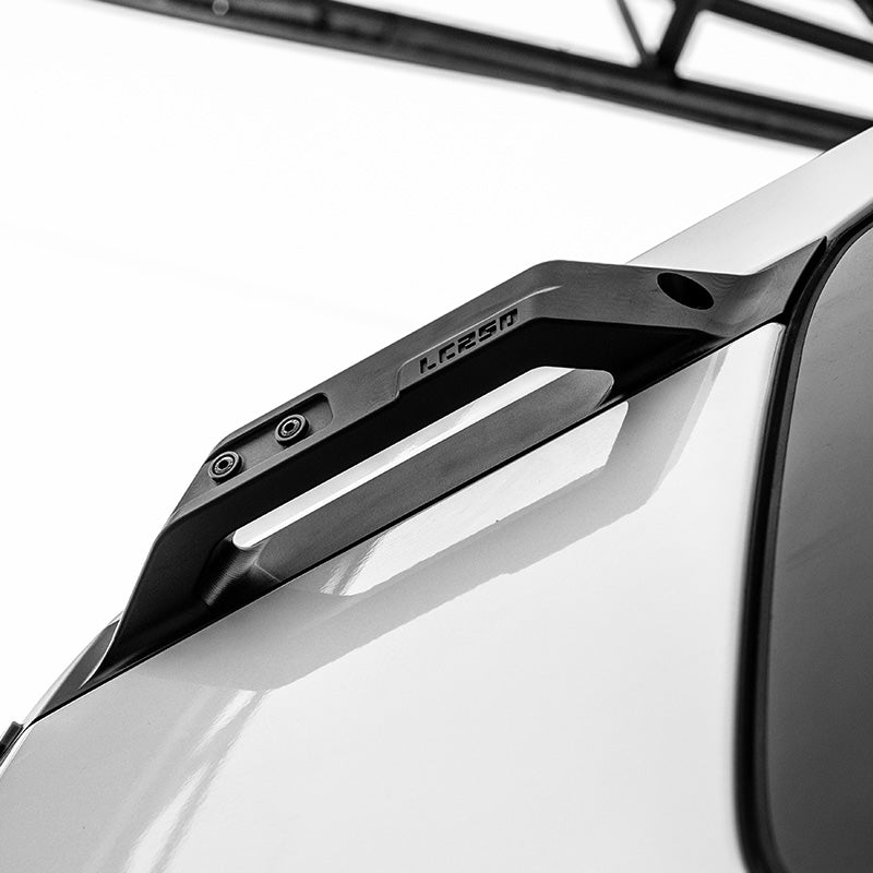 D-pillar handle for Lexus GX550